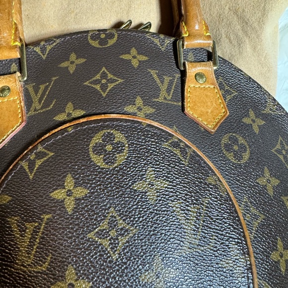 Louis Vuitton Ellipse Bag - Picture 2 of 11